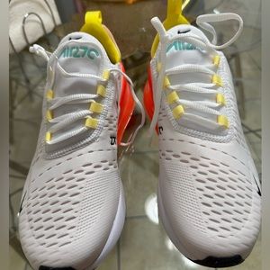 Nike women's air max 270